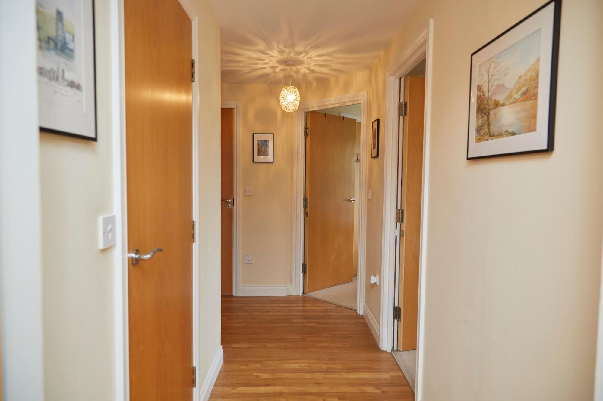Stylish 2-Bedroom Apartment With Free Parking Halifax Exterior foto
